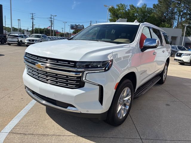 Used 2024 Chevrolet Suburban Premier RWD image 3
