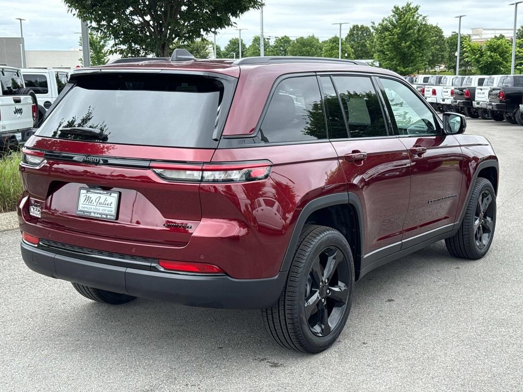 New 2025 Jeep Grand Cherokee Limited w/ Black Appearance Package AWD/4WD image 7