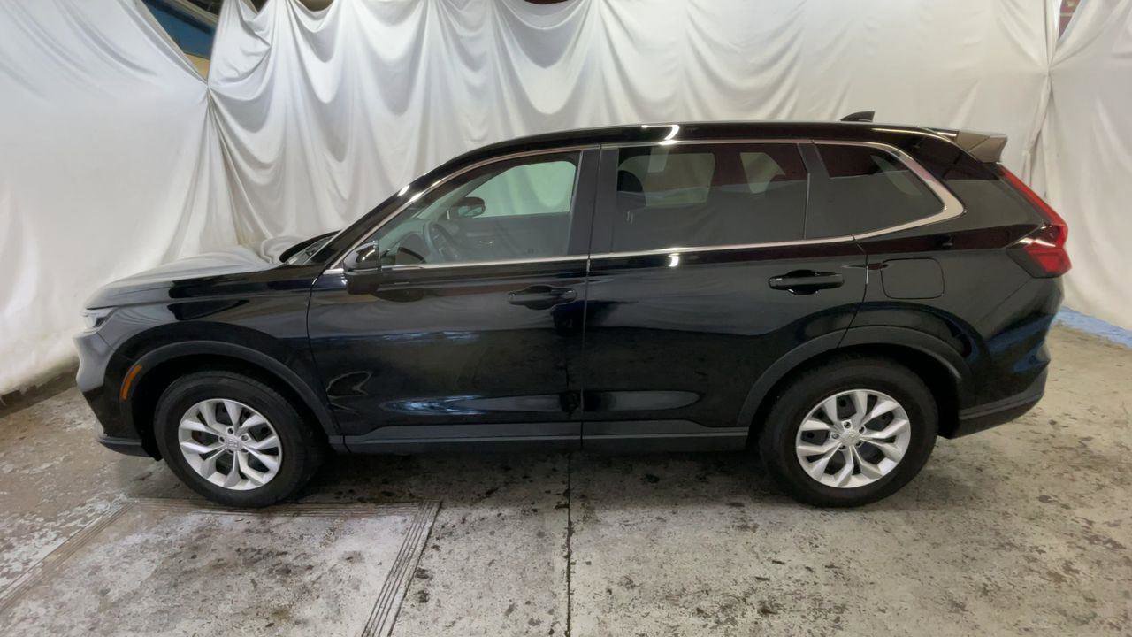 Used 2025 Honda CR-V LX image 5
