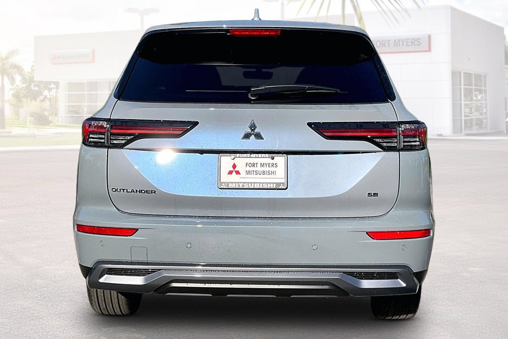 New 2026 Mitsubishi Outlander SE FWD image 4