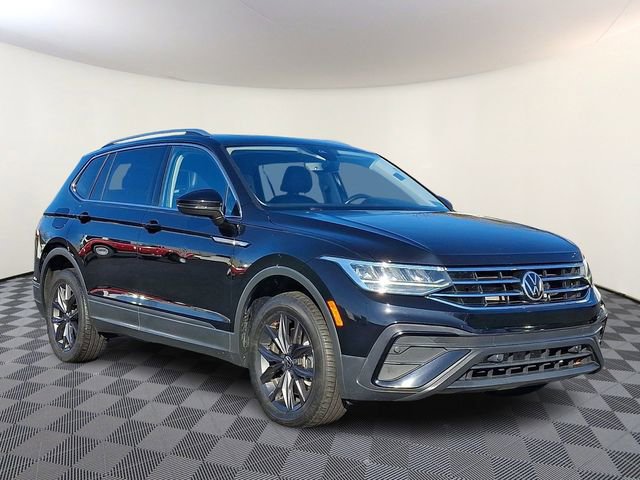 Used 2022 Volkswagen Tiguan SE image 1