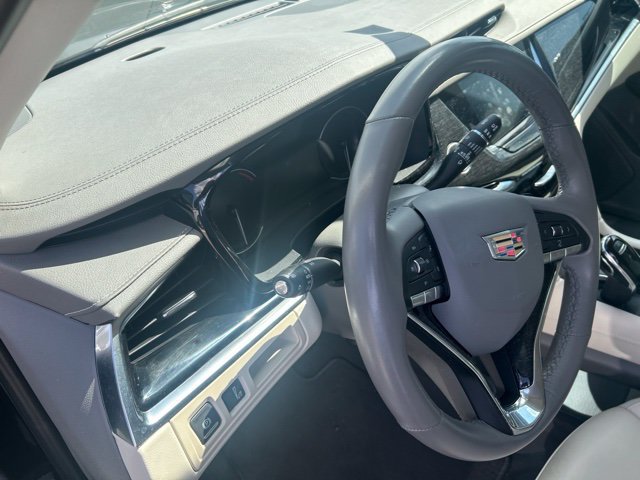 Used 2023 Cadillac XT6 Premium Luxury FWD image 6