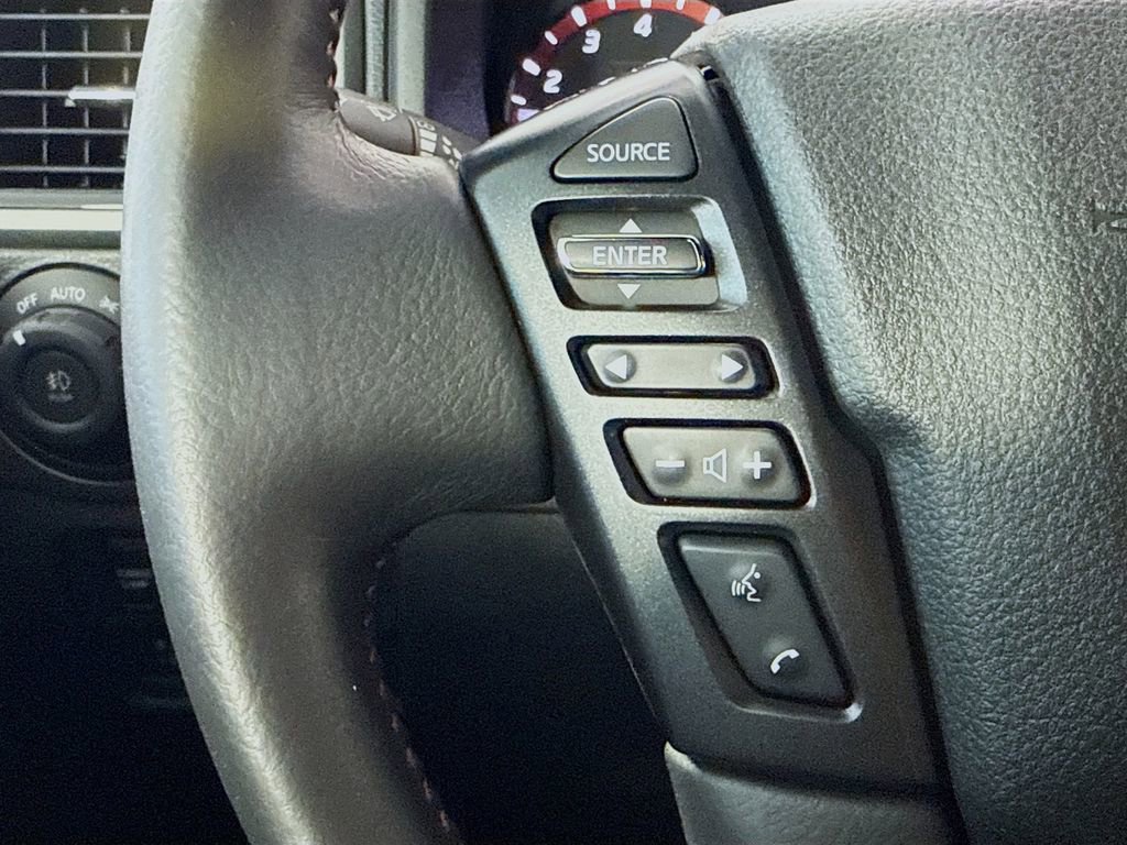 Used 2023 Nissan Titan PRO-4X w/ Pro-4x Convenience Package AWD/4WD image 11