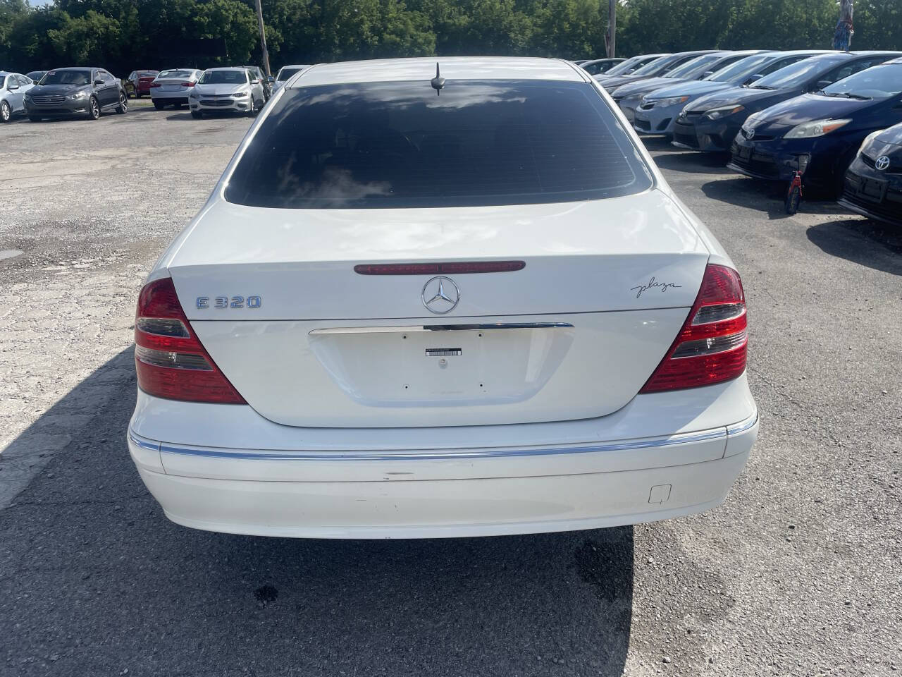 Used 2005 Mercedes-Benz E 320 Sedan image 4