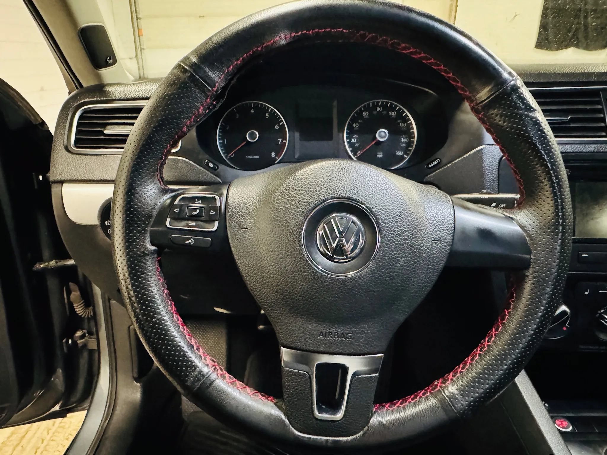 Used 2012 Volkswagen Jetta SEL FWD image 17