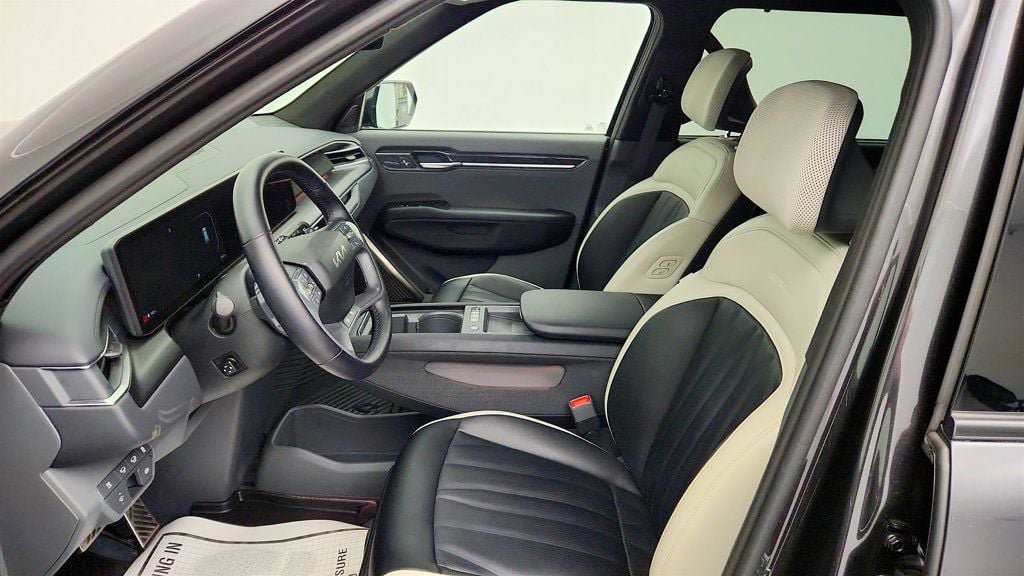 Used 2024 Kia EV9 GT-Line AWD/4WD image 20