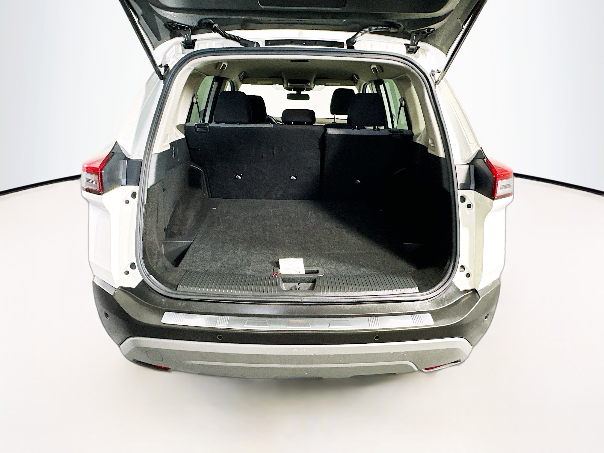 Used 2021 Nissan Rogue SV image 29