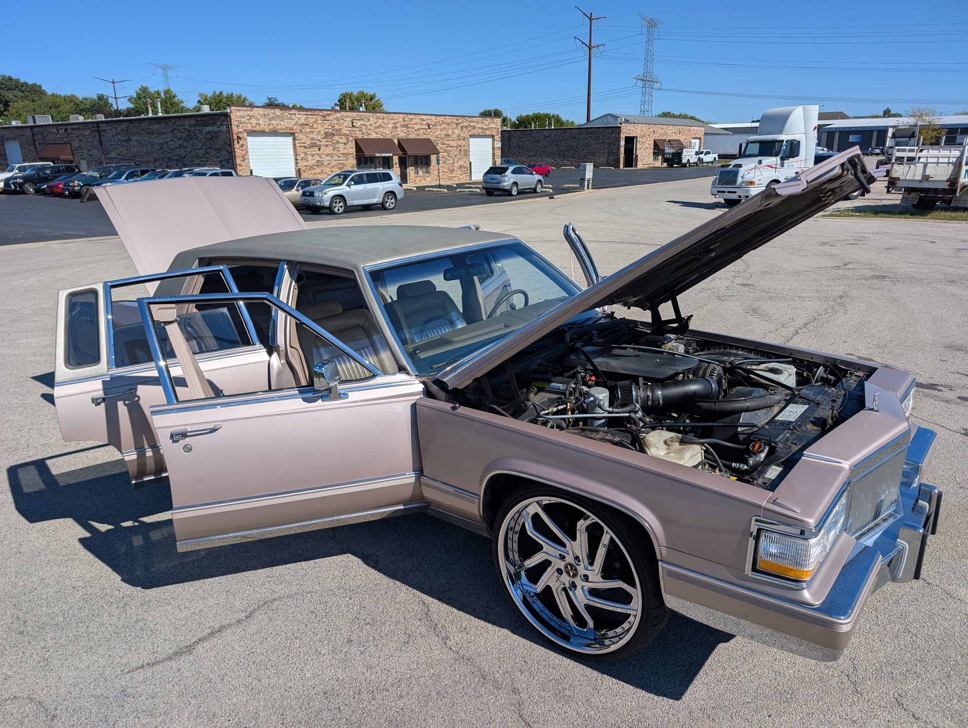 Used 1990 Cadillac Brougham image 63