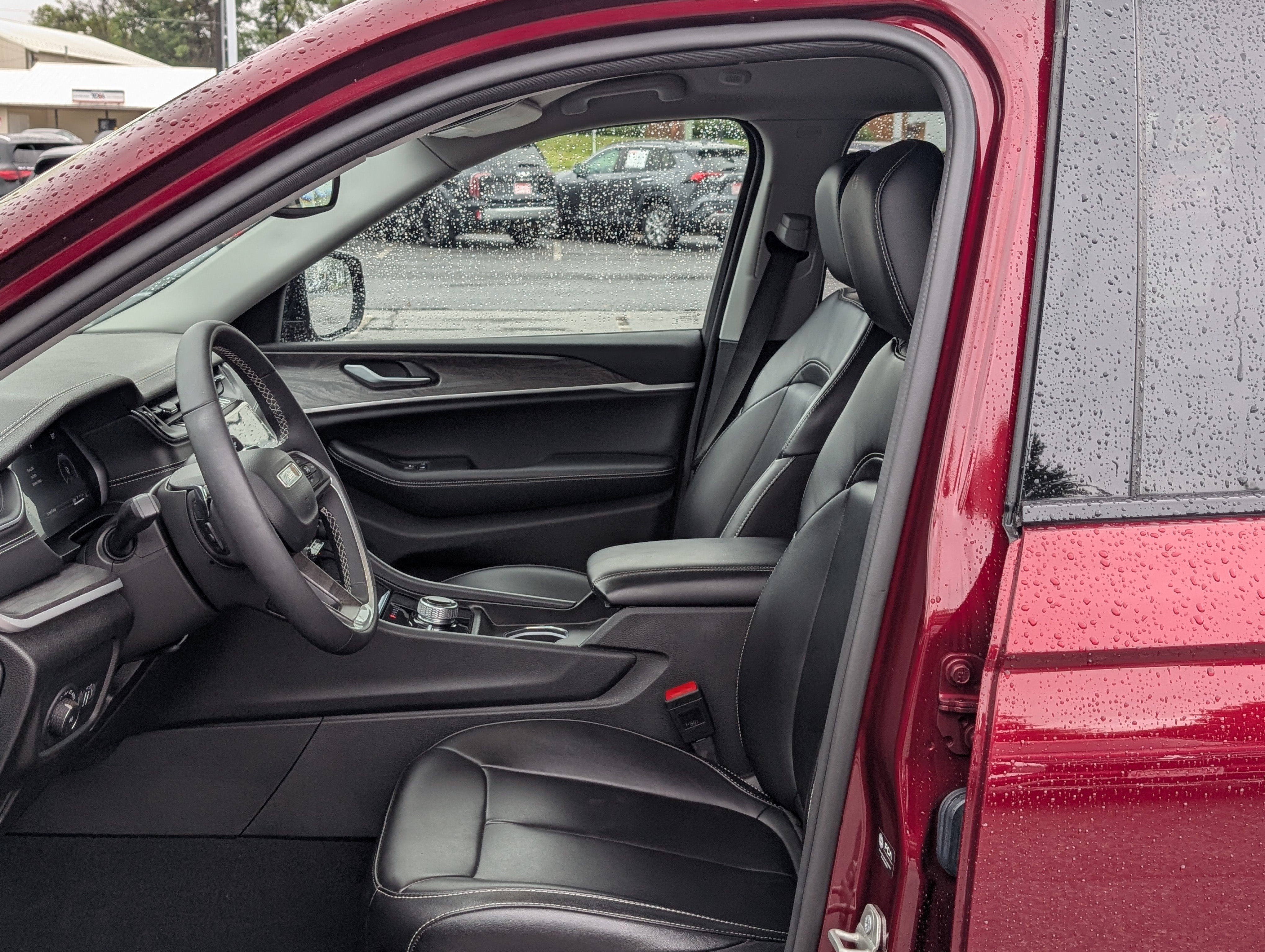 Used 2024 Jeep Grand Cherokee Limited AWD/4WD image 16