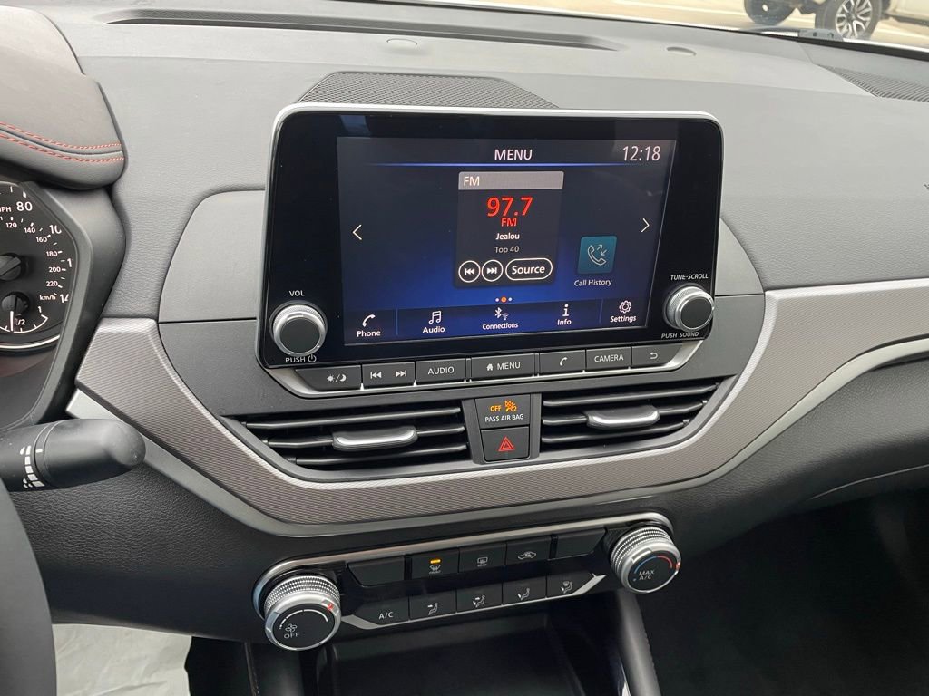 Used 2024 Nissan Altima 2.5 SR image 18