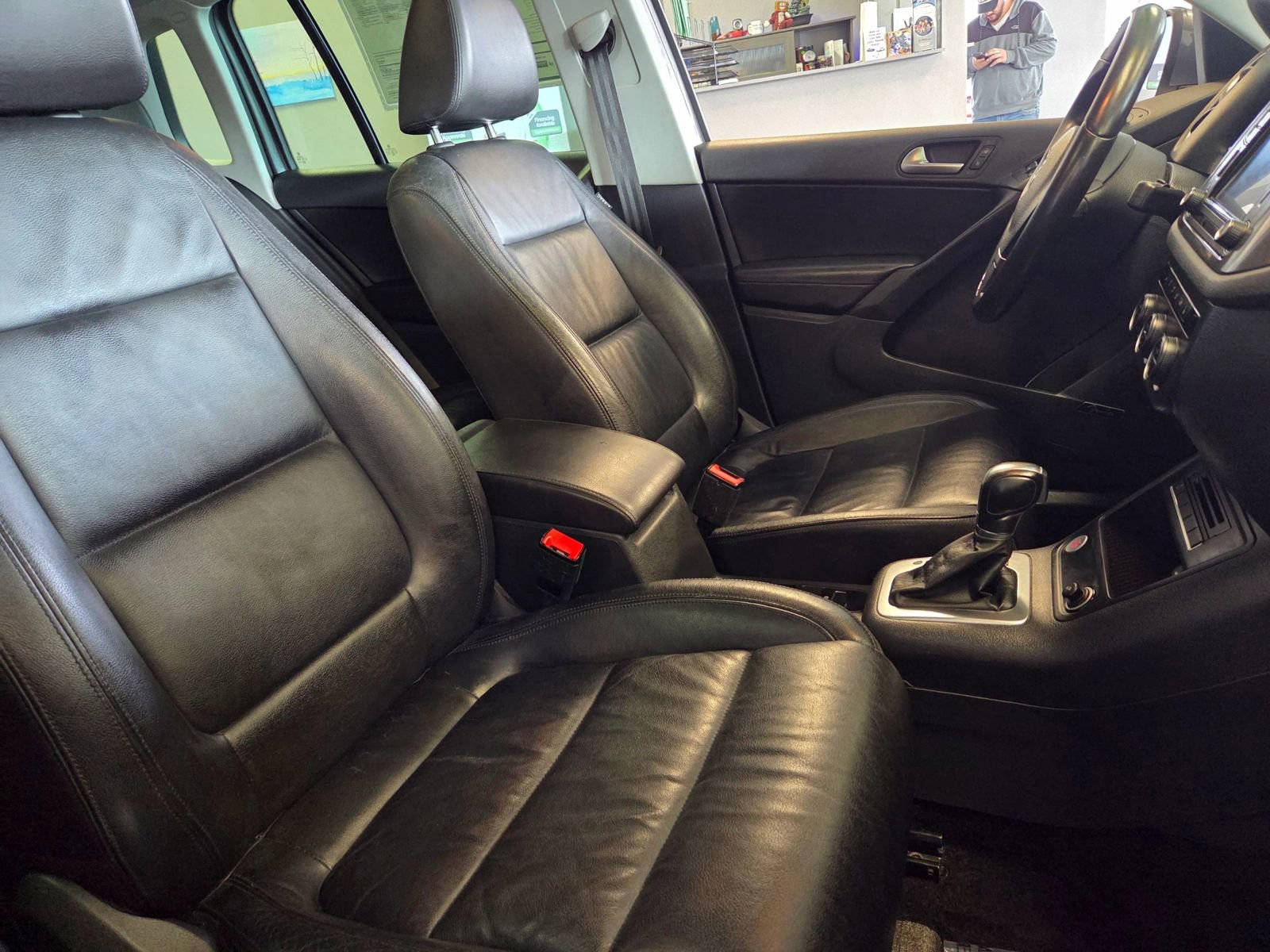 Used 2016 Volkswagen Tiguan SEL image 51