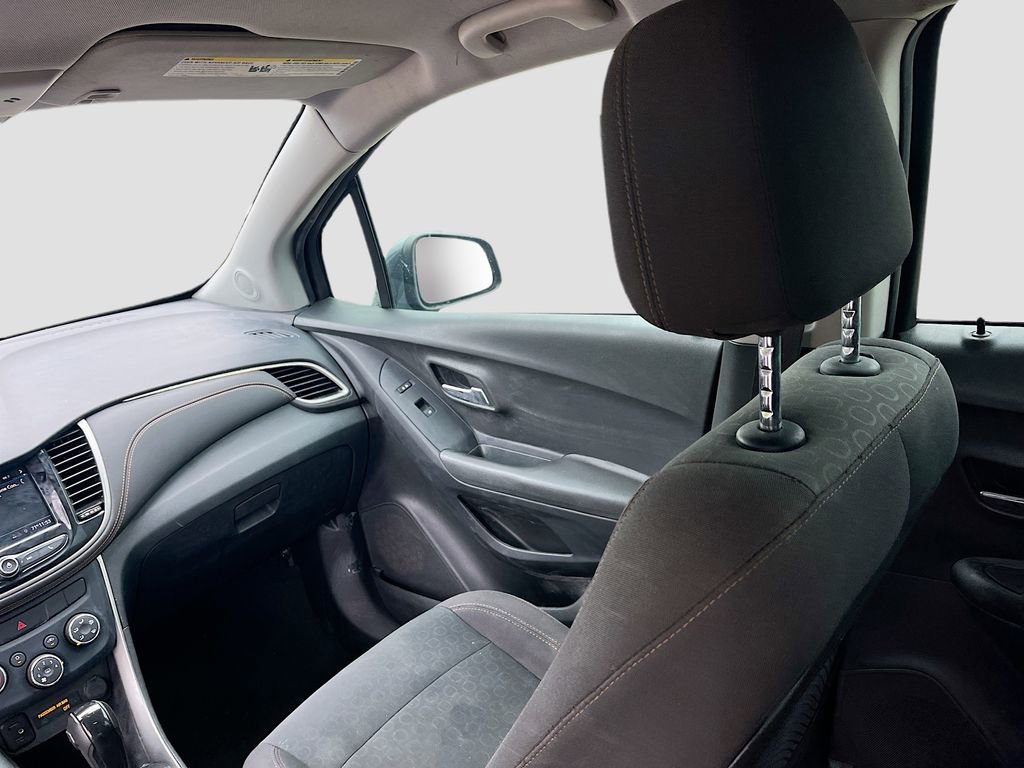 Used 2020 Chevrolet Trax LS FWD image 21