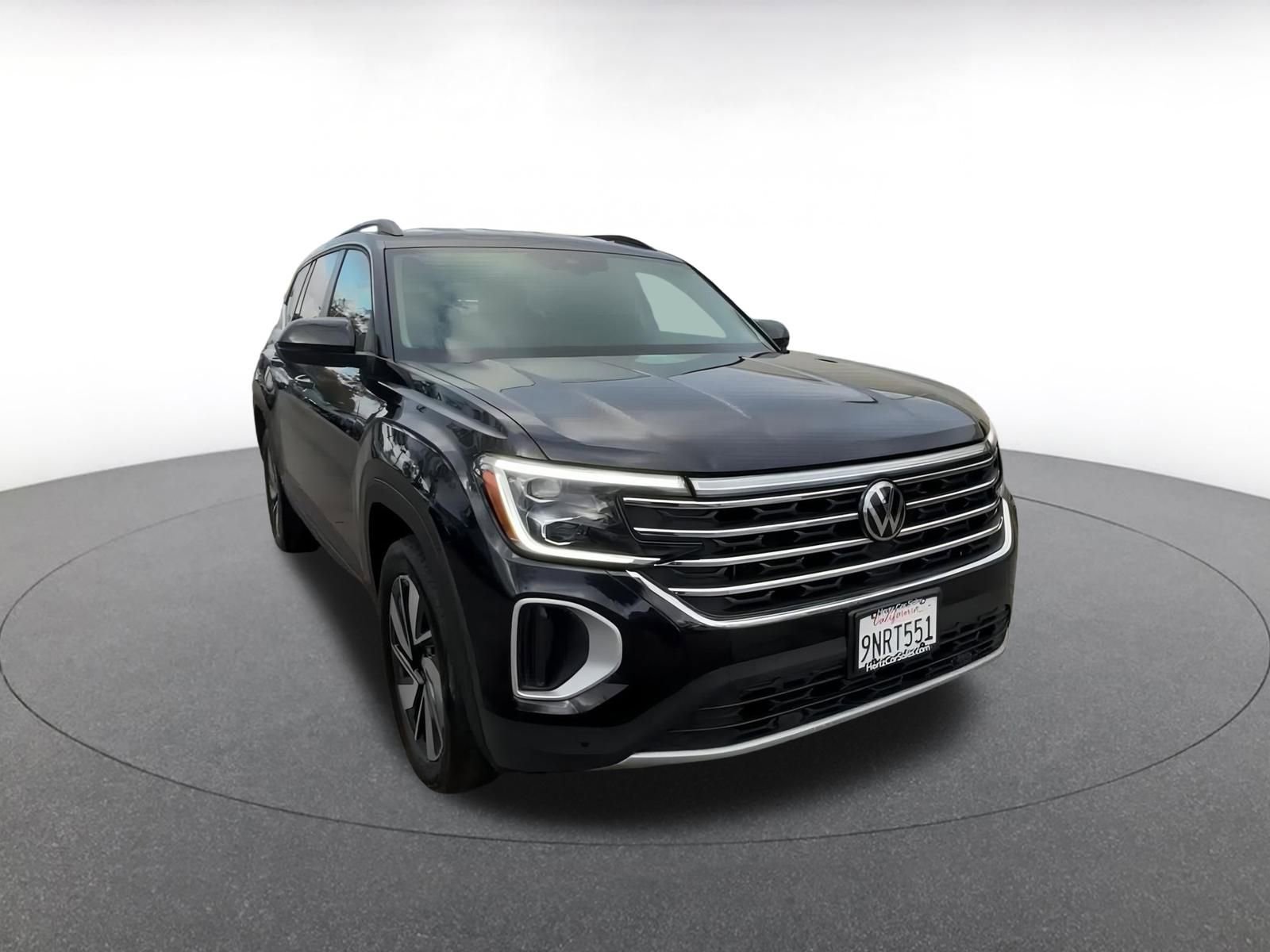 Used 2025 Volkswagen Atlas SE image 3