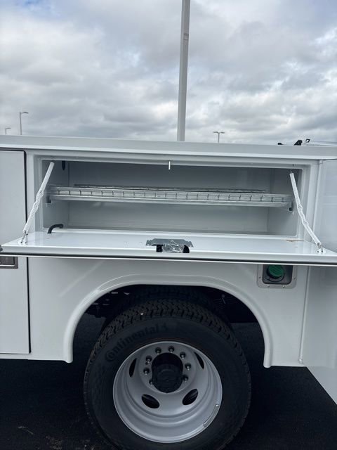 New 2026 Ford F550 4x4 Regular Cab Super Duty image 15