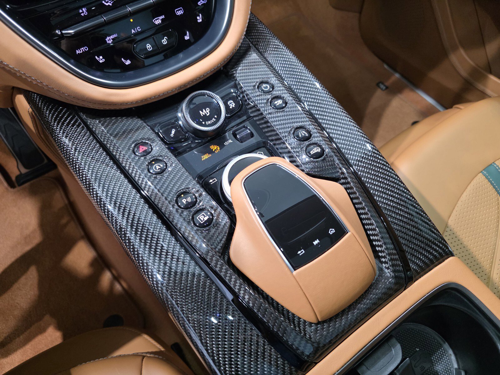 Used 2024 Aston Martin DBX 707 image 15