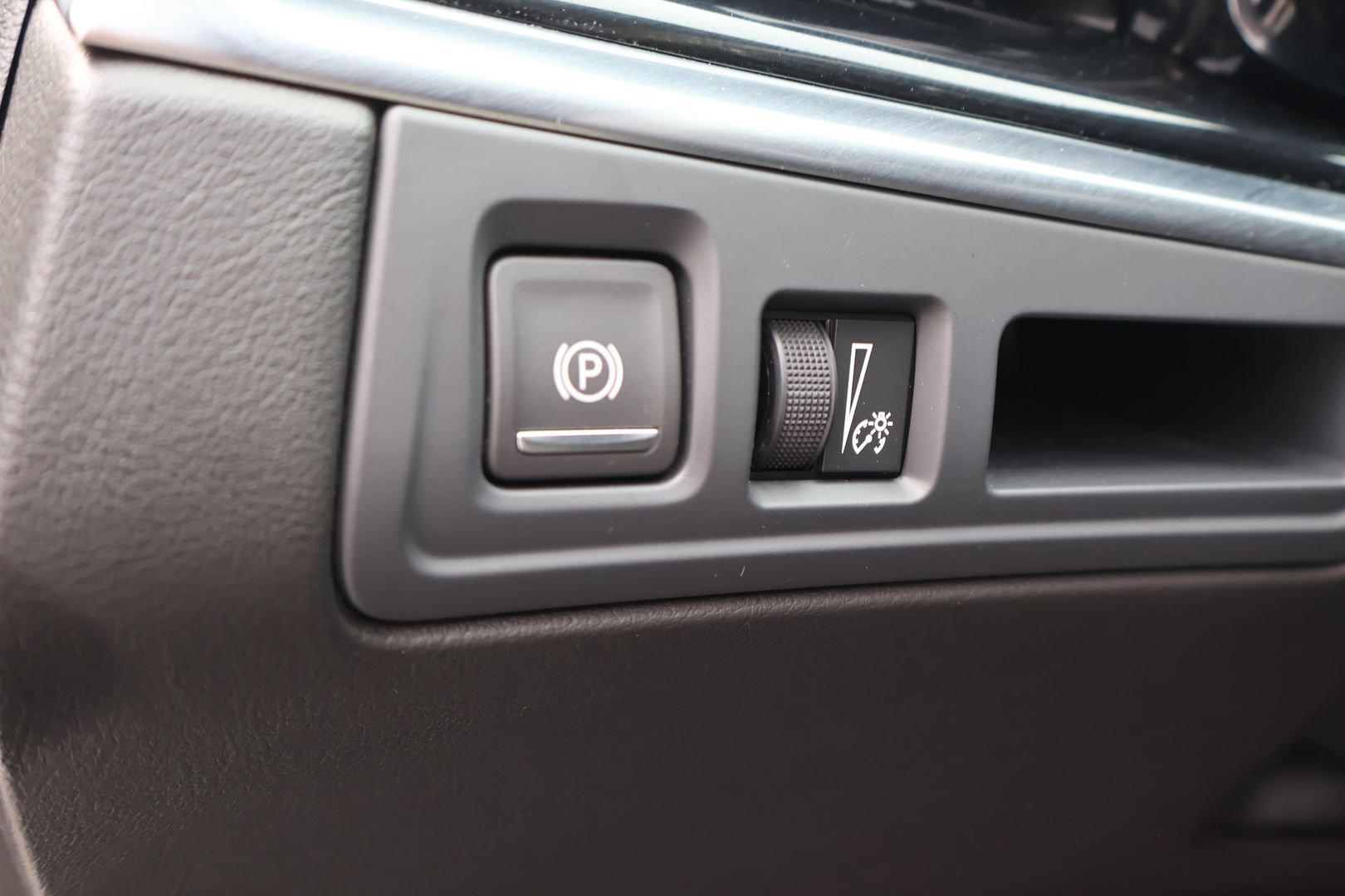 Certified 2024 Cadillac XT6 Premium Luxury FWD image 21