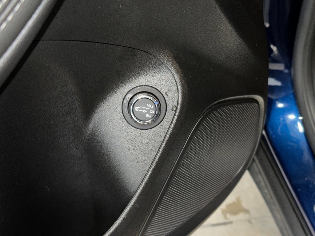 Certified 2023 Buick Encore GX Select image 6