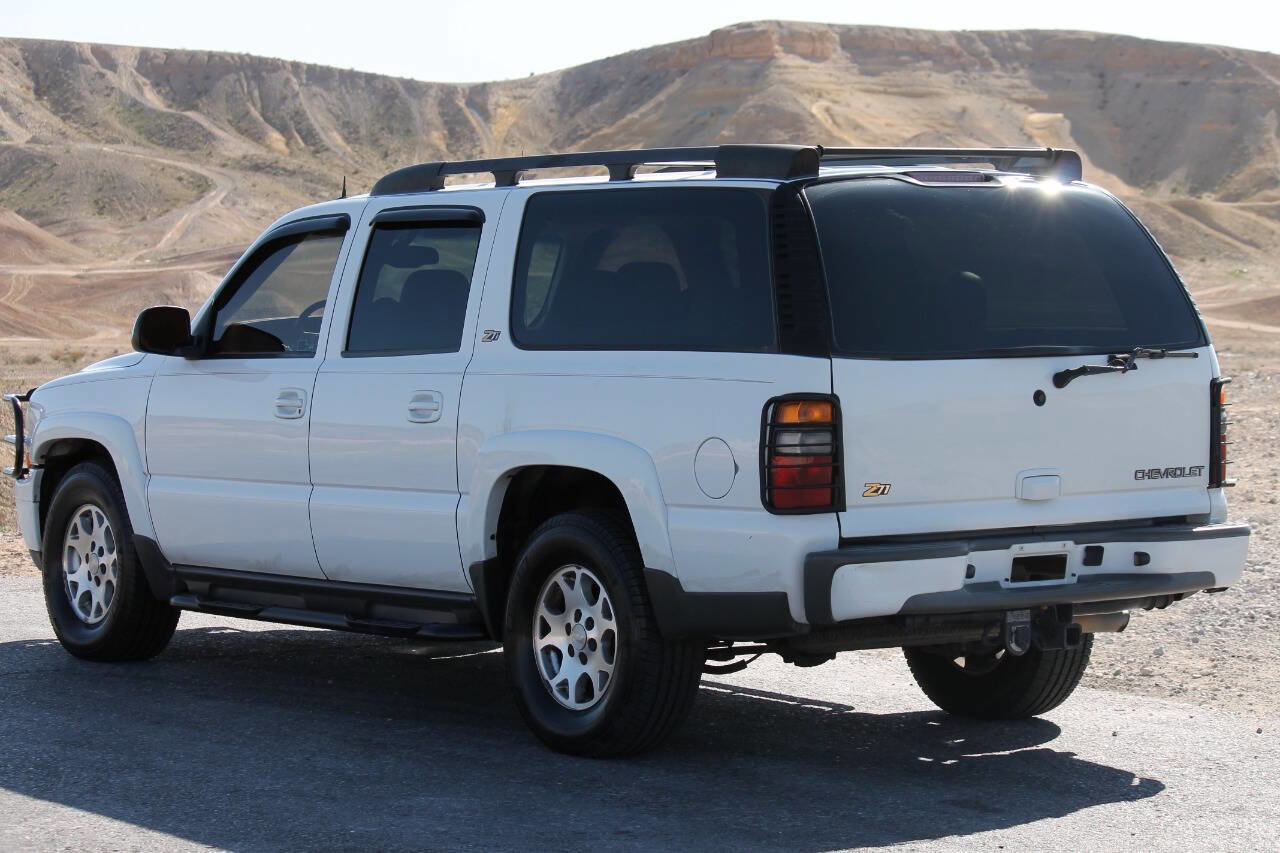 Used 2004 Chevrolet Suburban Z71 w/ Preferred Equipment Group image 5
