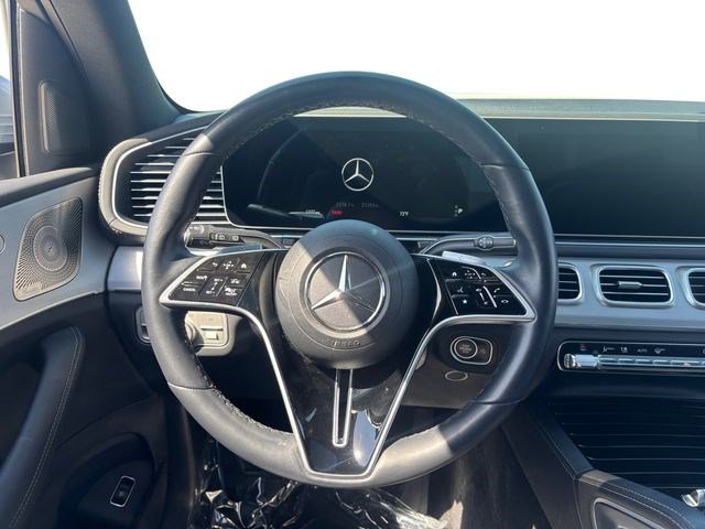 Used 2025 Mercedes-Benz GLS 450 4MATIC image 15