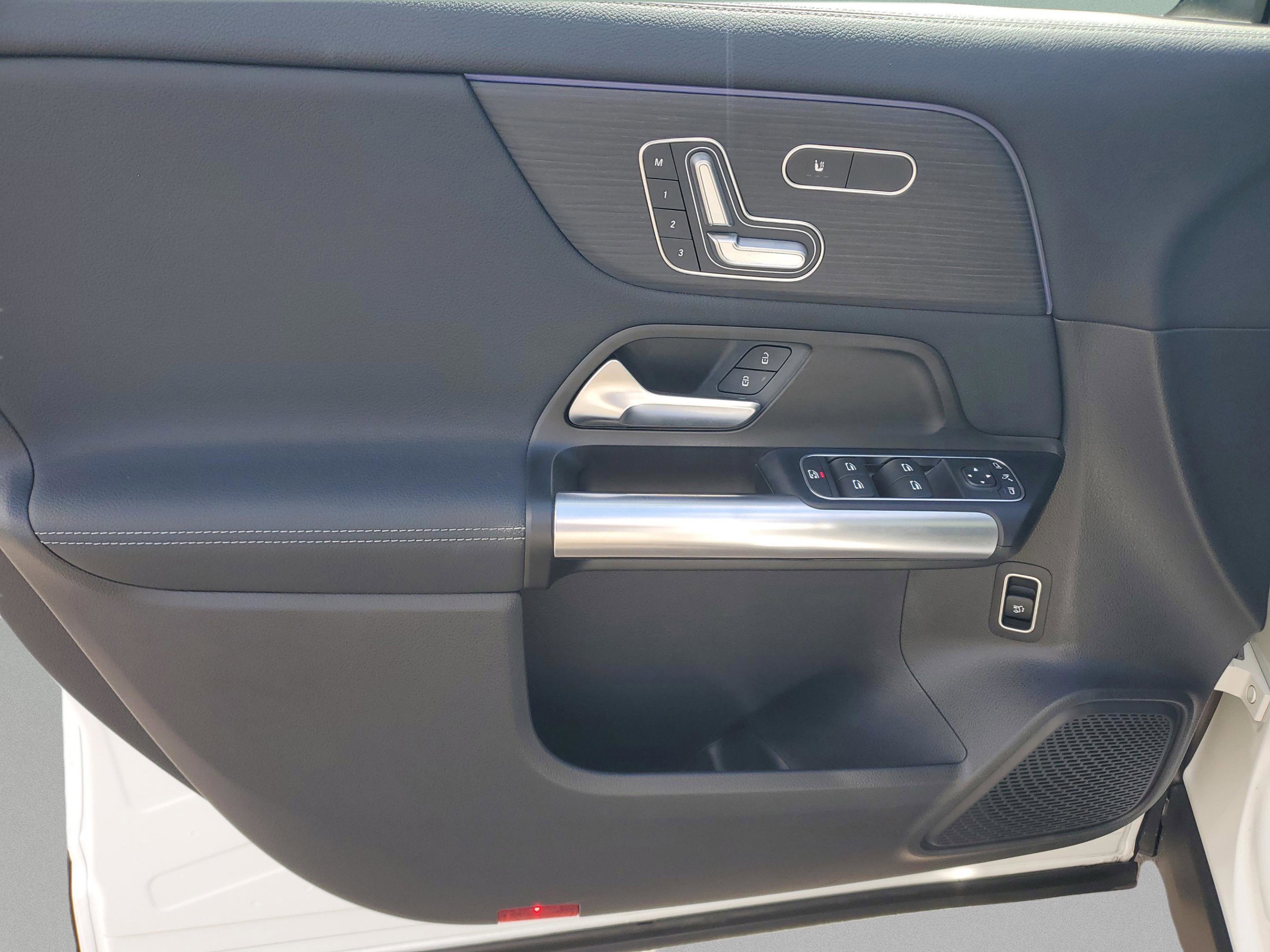 Certified 2025 Mercedes-Benz GLA 250 image 18