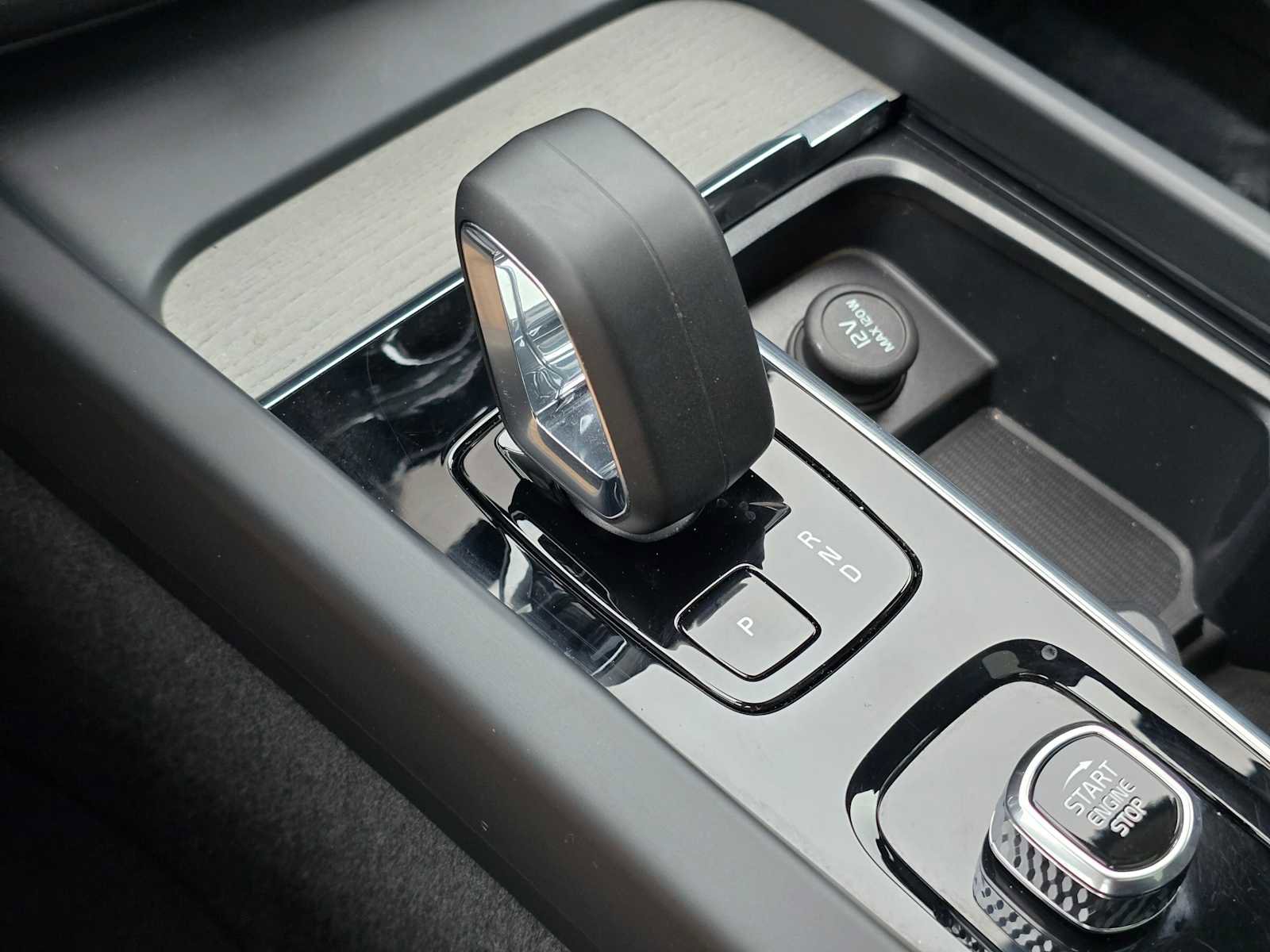 Certified 2025 Volvo XC60 B5 Plus image 34