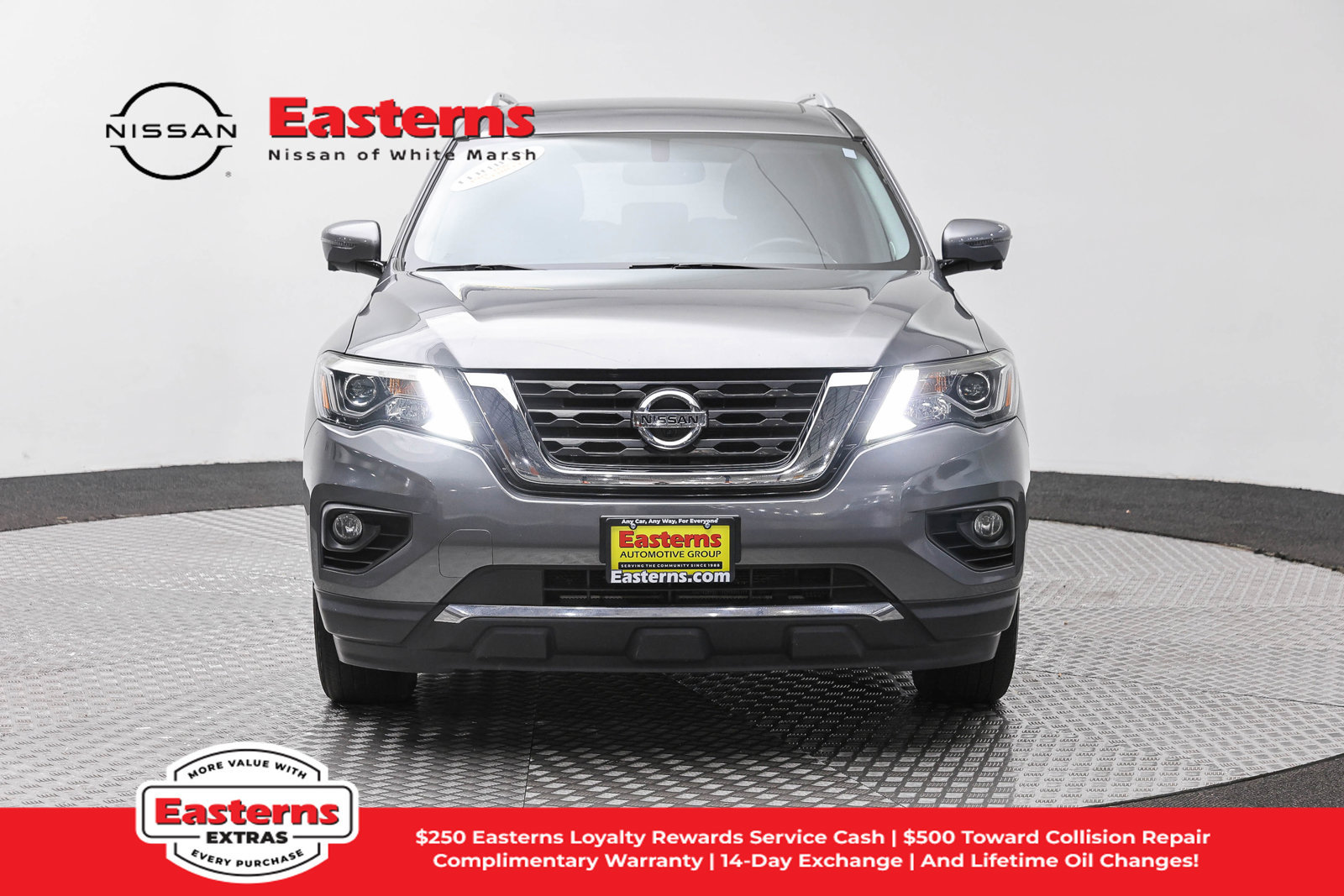 Used 2020 Nissan Pathfinder Platinum AWD/4WD image 2