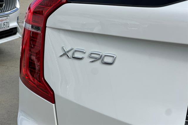 Certified 2025 Volvo XC90 T8 Ultra w/ Protection Package Premier image 33