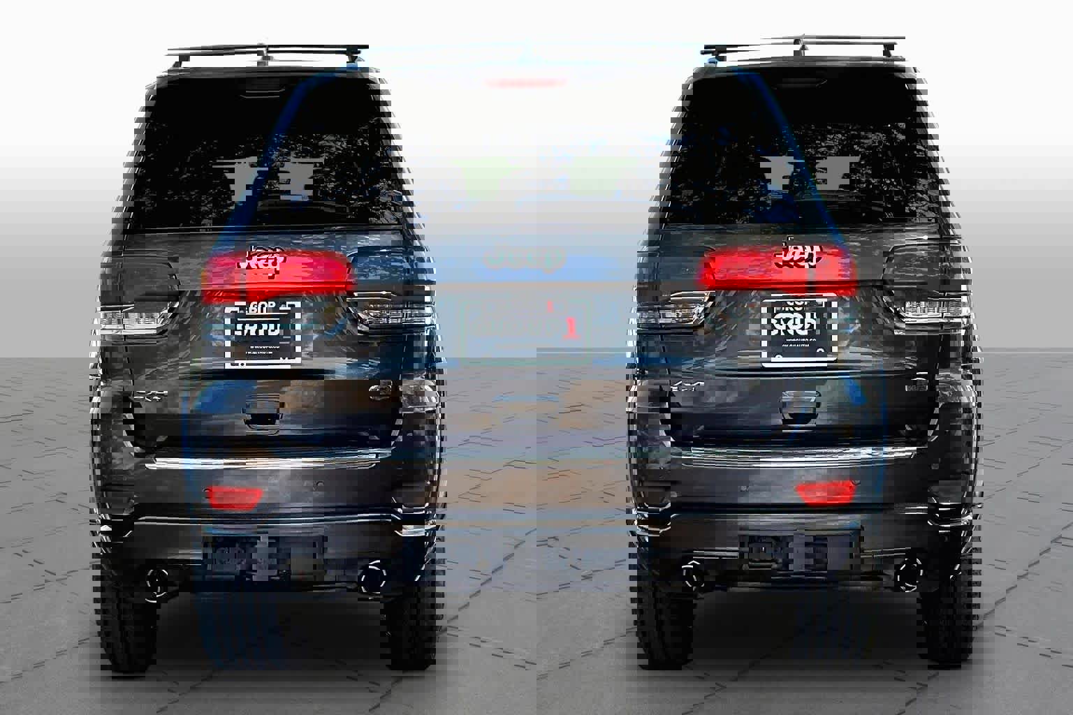 Used 2017 Jeep Grand Cherokee Overland image 5