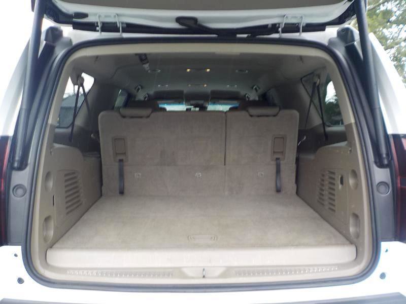 Used 2019 Chevrolet Suburban LT RWD image 27