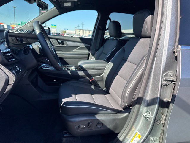 Used 2026 Buick Enclave Preferred w/ Power Package FWD image 19
