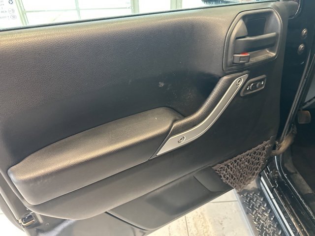 Used 2018 Jeep Wrangler Unlimited Sahara w/ Dual Top Group image 9