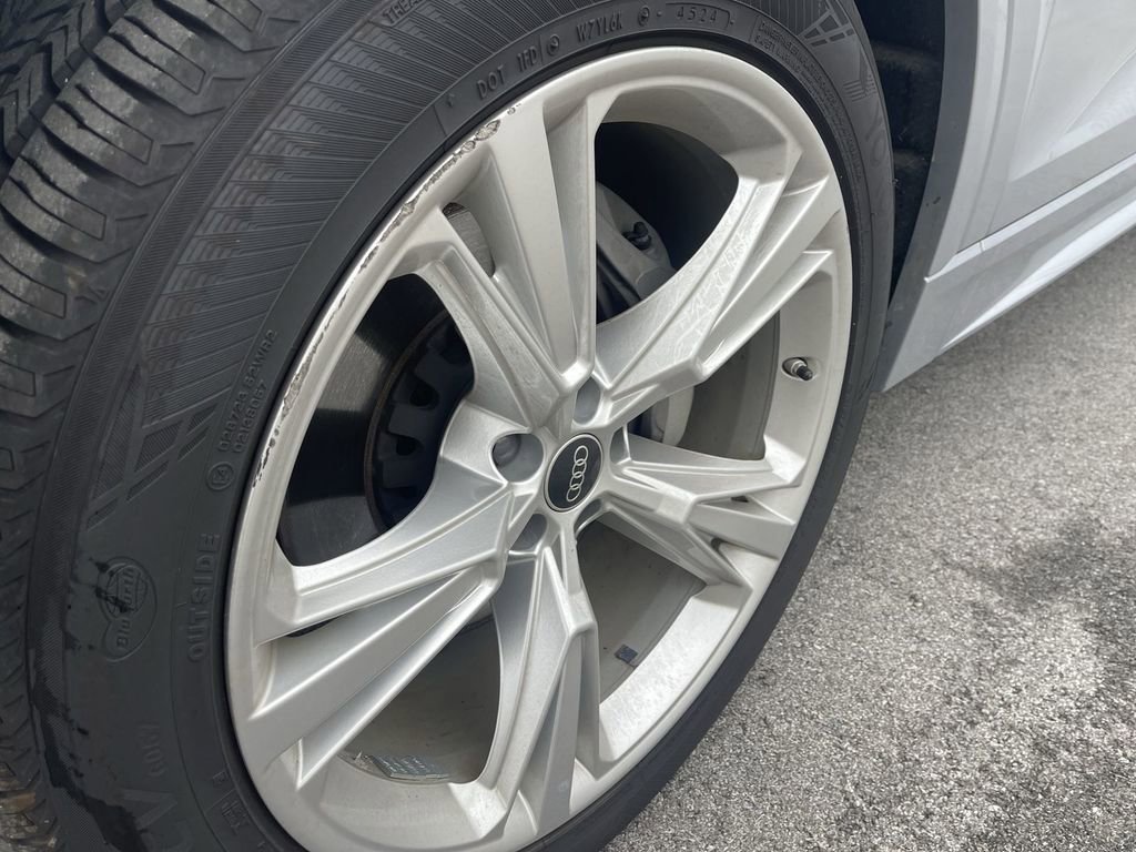 Used 2022 Audi Q8 Premium Plus image 10