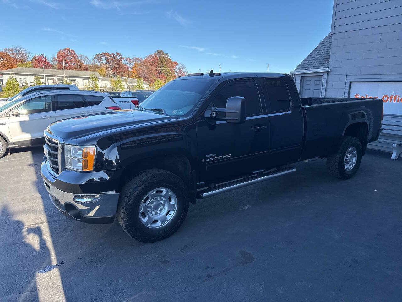 Used 2007 GMC Sierra 3500 SLT w/ Convenience Package AWD/4WD image 3