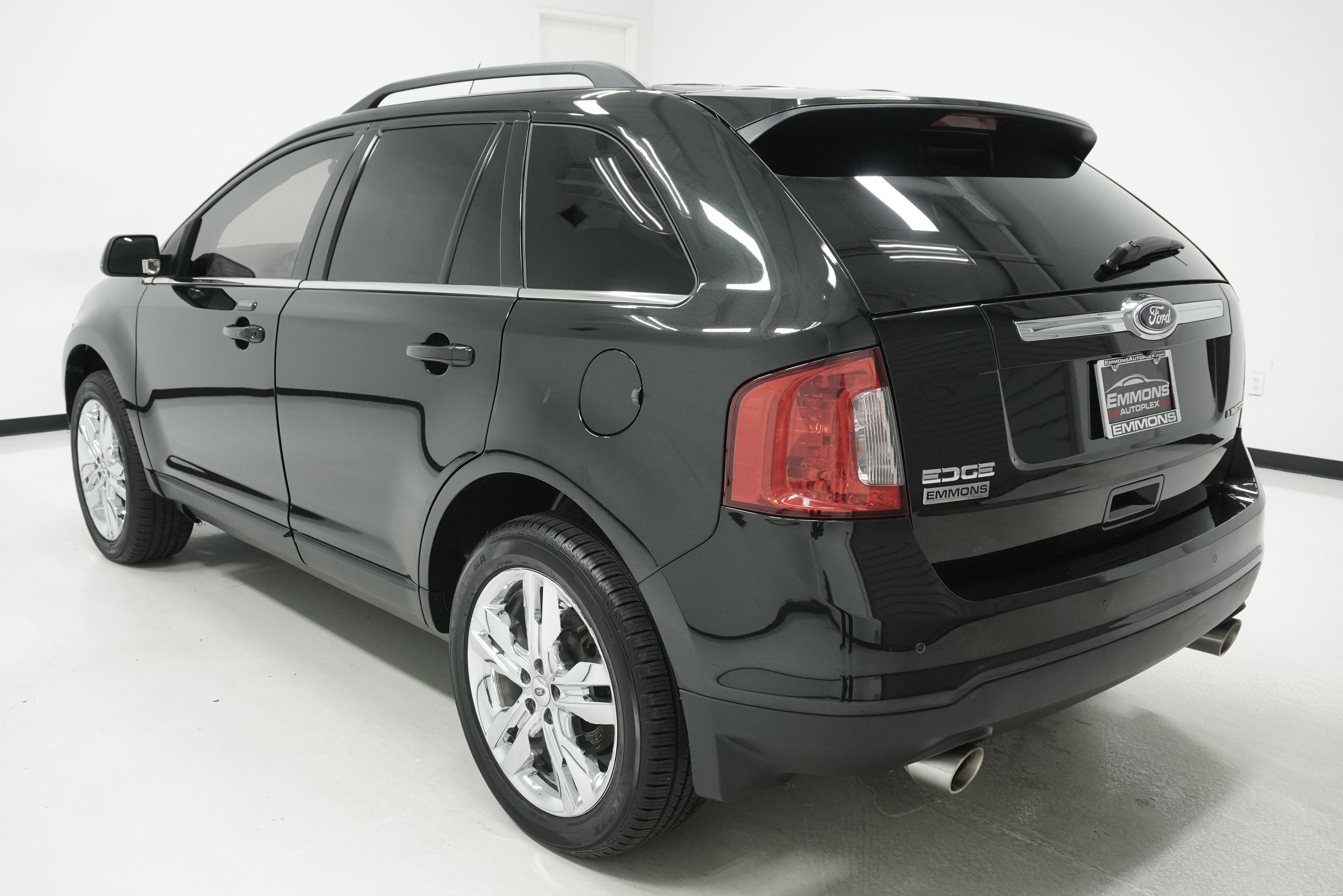 Used 2013 Ford Edge Limited w/ Driver Entry Pkg FWD image 6