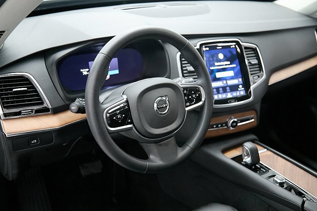 Certified 2024 Volvo XC90 B6 Plus w/ Protection Package Premier AWD/4WD image 13