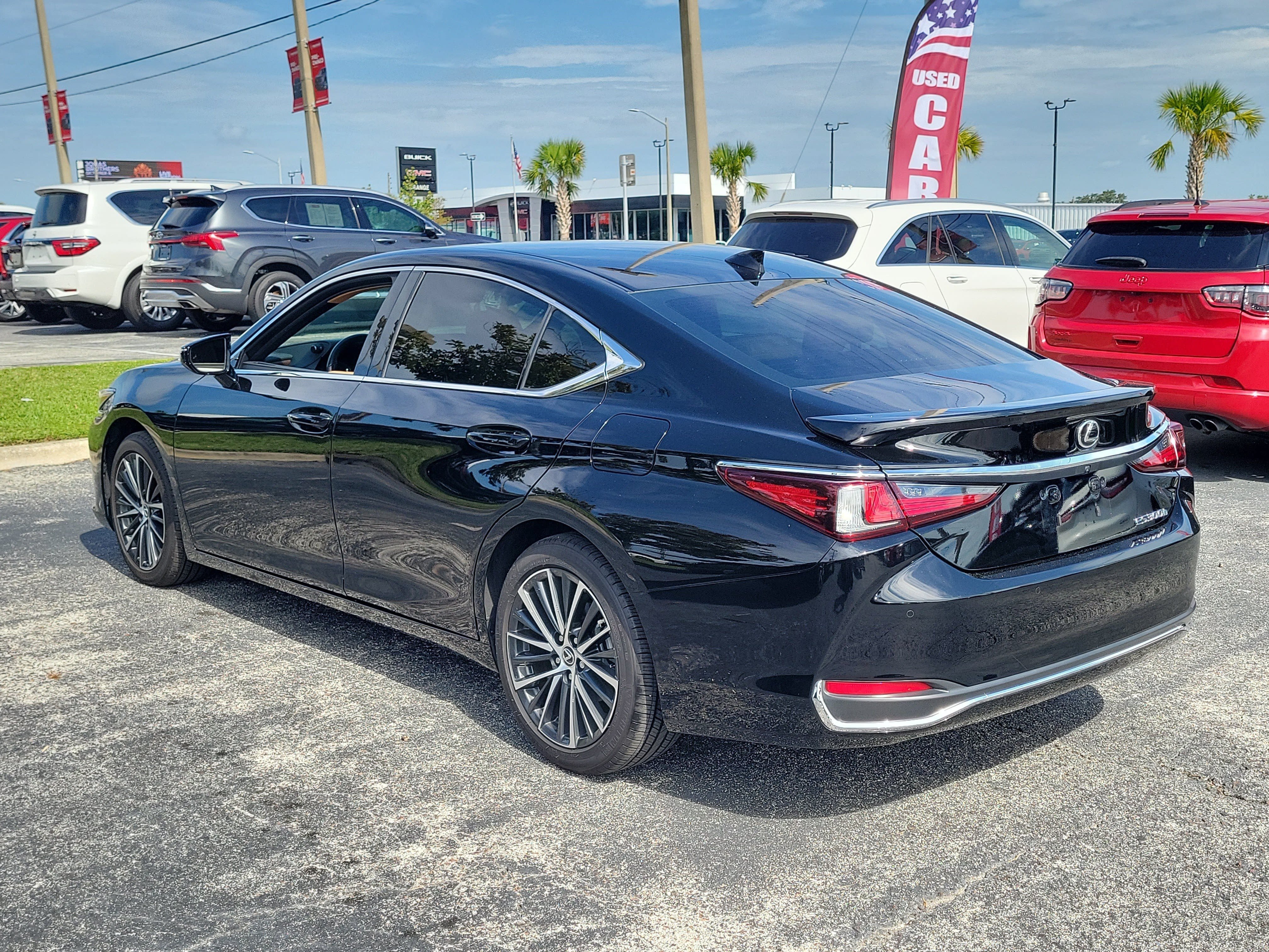 Used 2024 Lexus ES 300h w/ Premium Package FWD image 9
