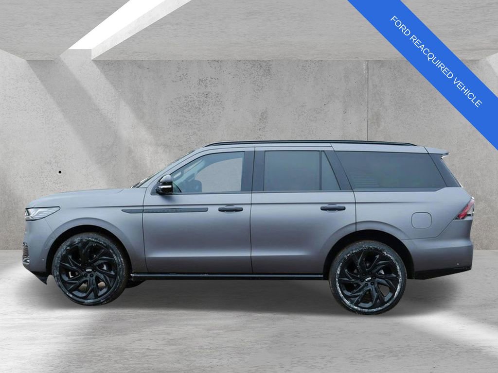 Used 2025 Lincoln Navigator Reserve AWD/4WD image 5