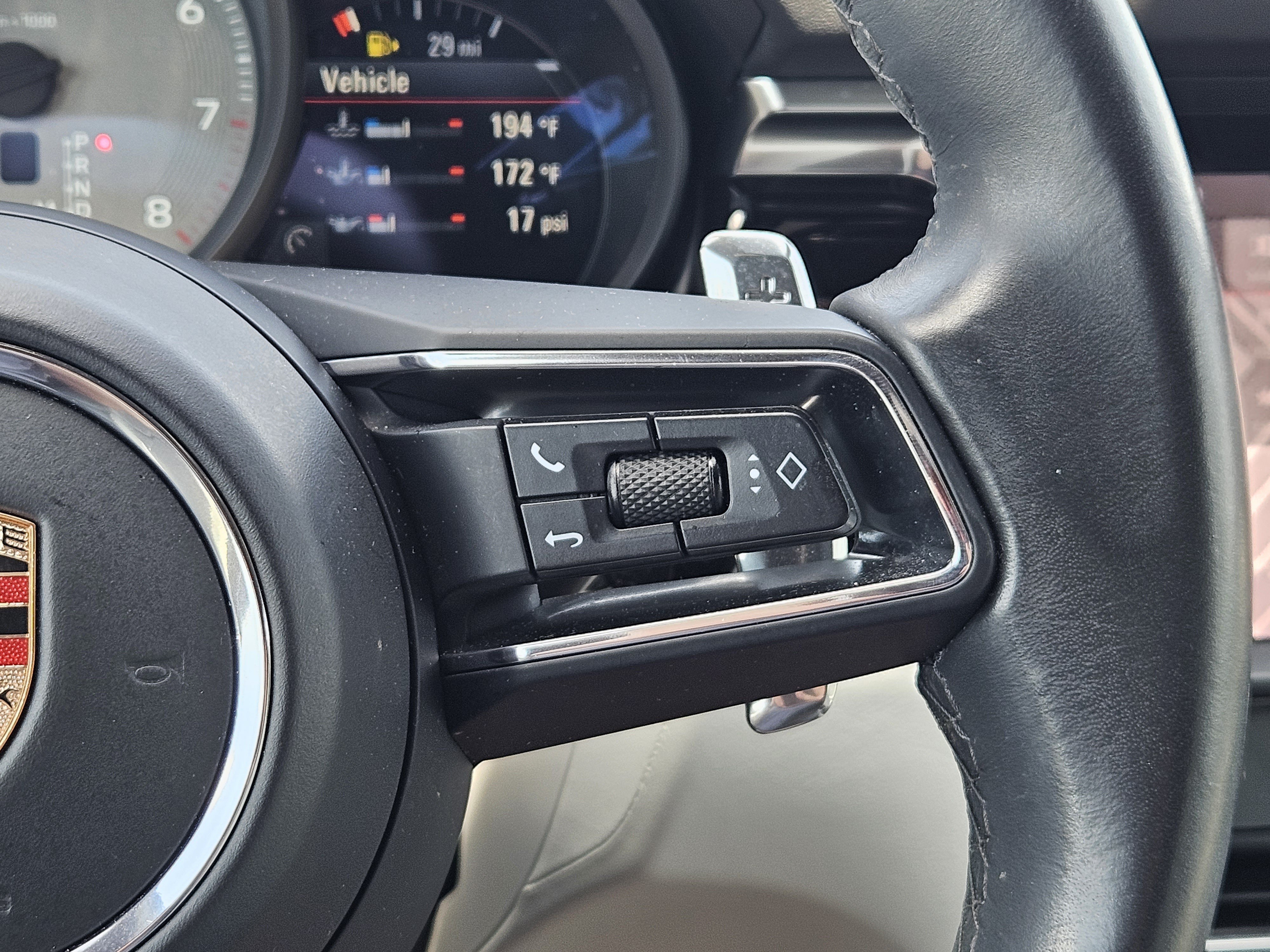 Certified 2023 Porsche Macan S AWD/4WD image 28