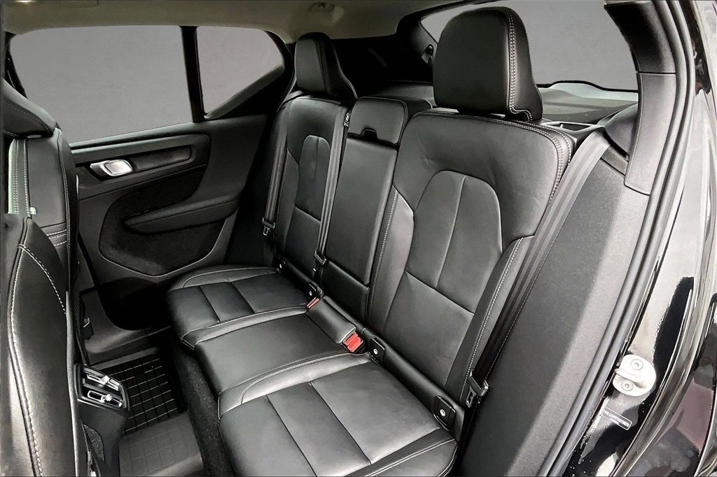 Certified 2026 Volvo XC40 B5 Core w/ Climate Package image 22