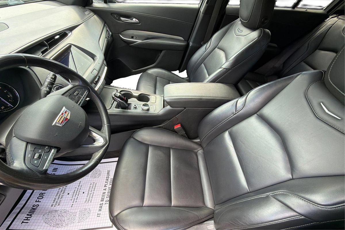 Used 2020 Cadillac XT4 Premium Luxury FWD image 9