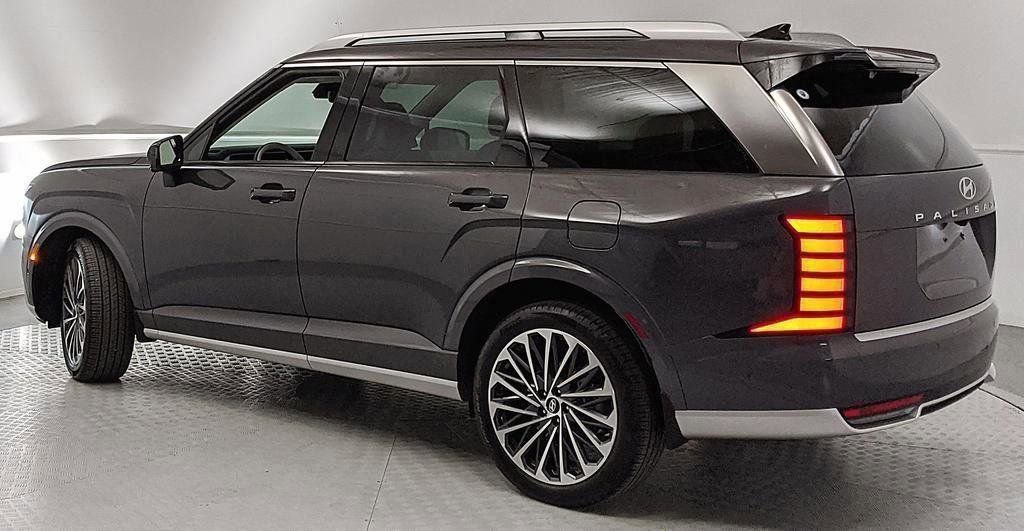 Used 2026 Hyundai Palisade Calligraphy AWD/4WD image 4
