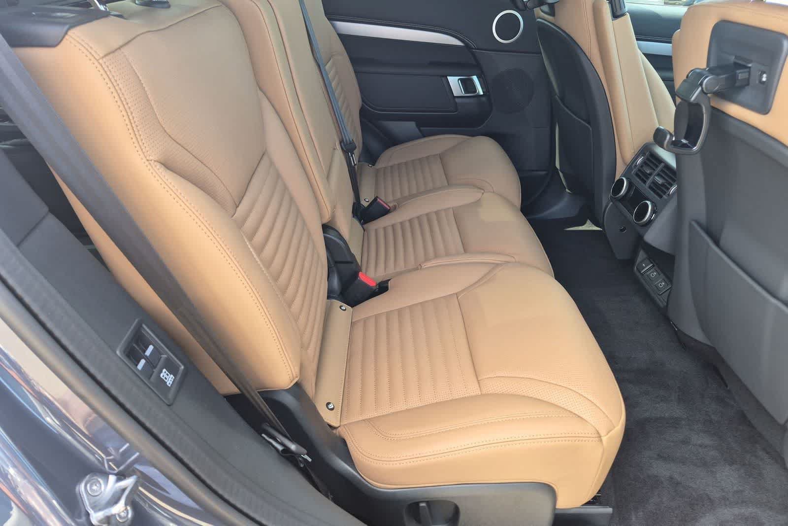 New 2026 Land Rover Discovery Limited Edition AWD/4WD image 21
