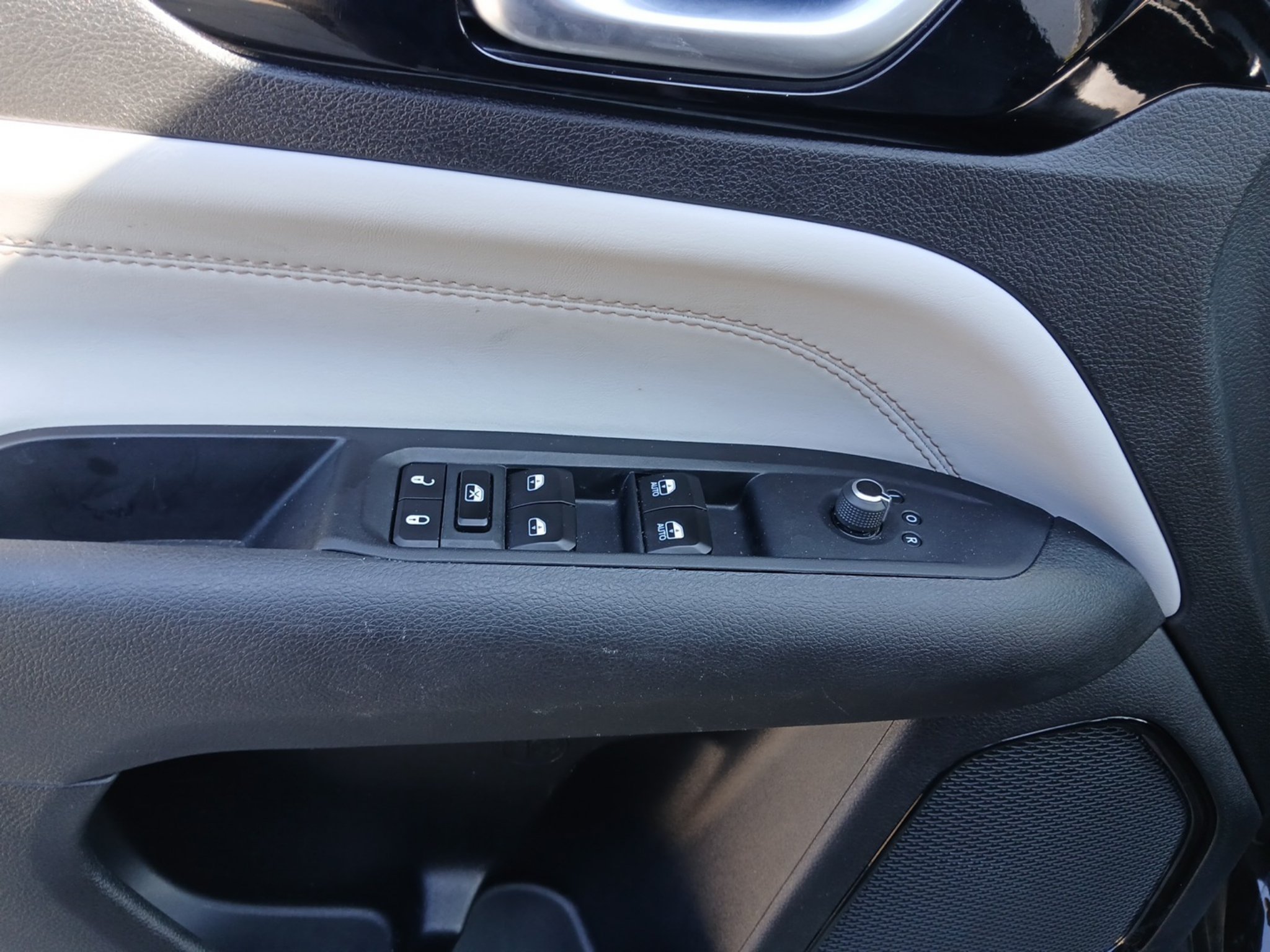 Used 2025 Jeep Compass Limited AWD/4WD image 10