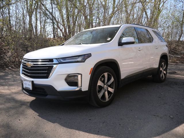 Used 2023 Chevrolet Traverse LT w/ LT Premium Package image 3