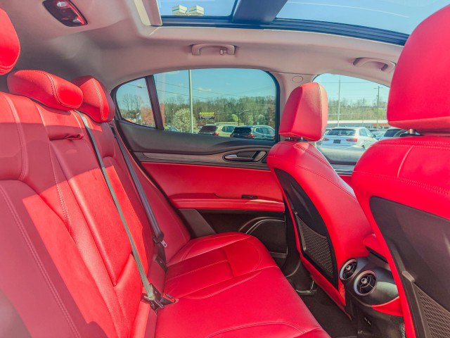 Used 2021 Alfa Romeo Stelvio Ti w/ Nero Edizione image 15