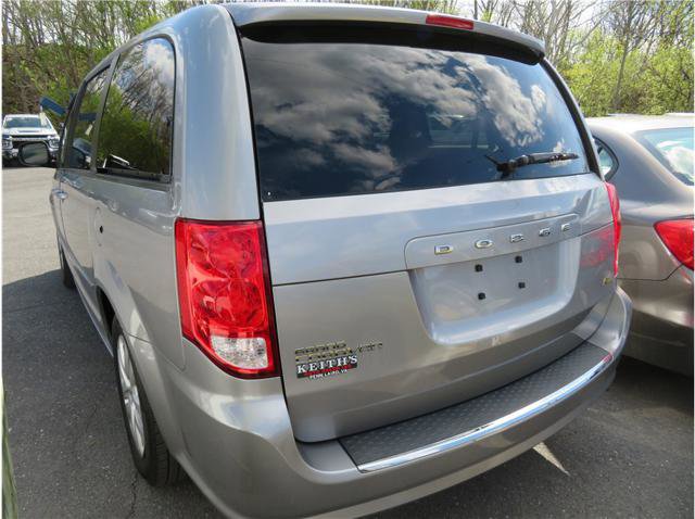Used 2015 Dodge Grand Caravan SE w/ Quick Order Package 29E SE FWD image 2