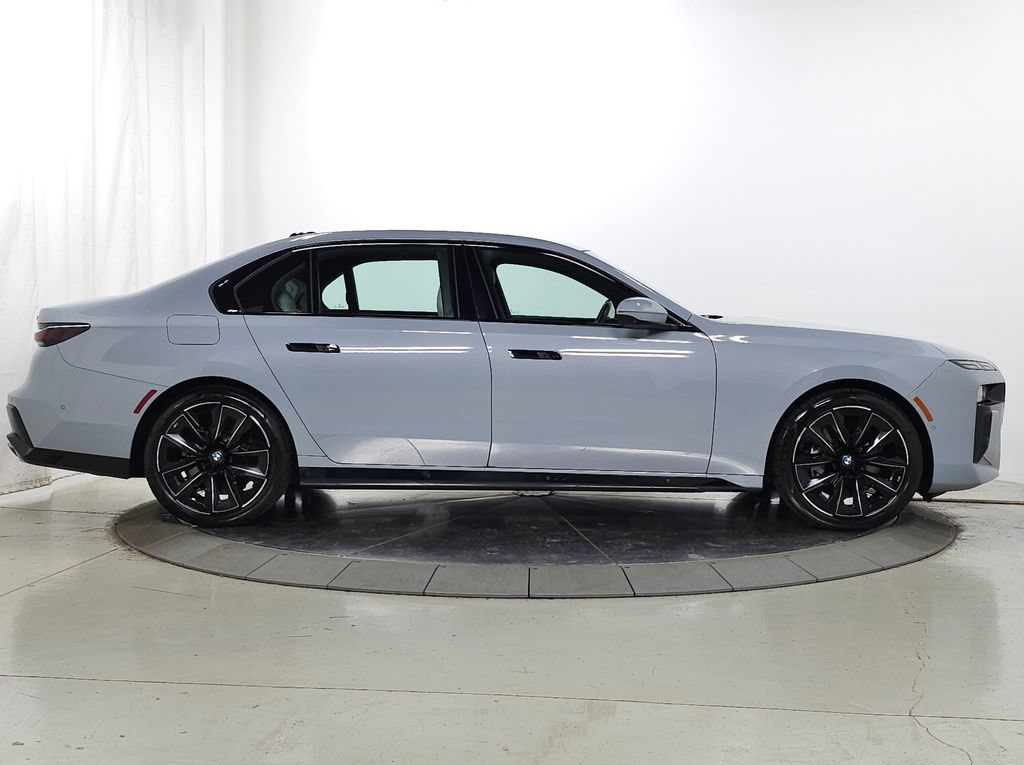 Used 2023 BMW 760i xDrive w/ Luxury Rear Seating Package AWD/4WD image 13