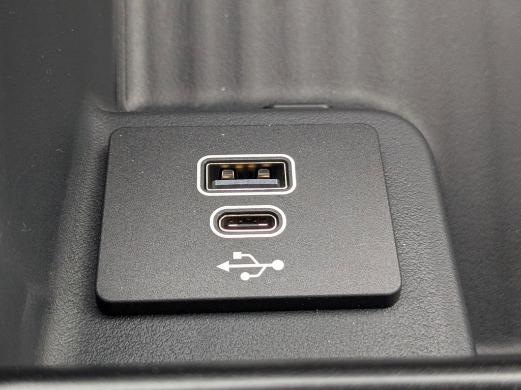 New 2026 Ford Expedition Active image 27