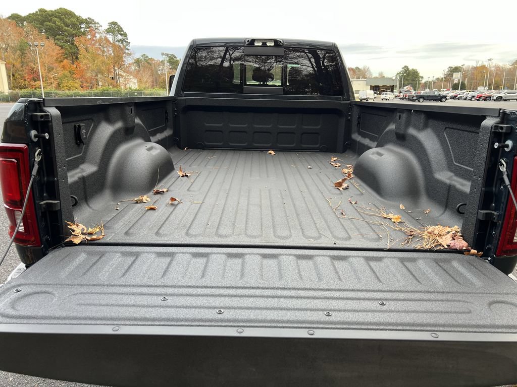 New 2026 RAM 3500 Big Horn AWD/4WD image 18