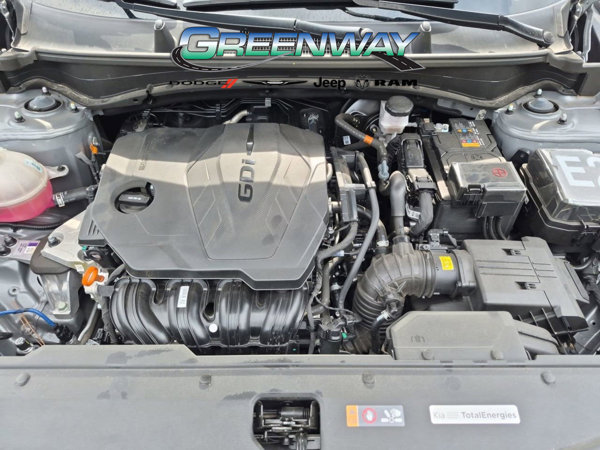 Used 2024 Kia Sportage EX FWD image 8